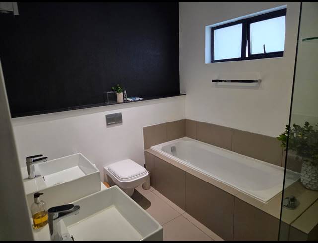 2 BEDROOM FLAT TO LET IN MORNINGSIDE